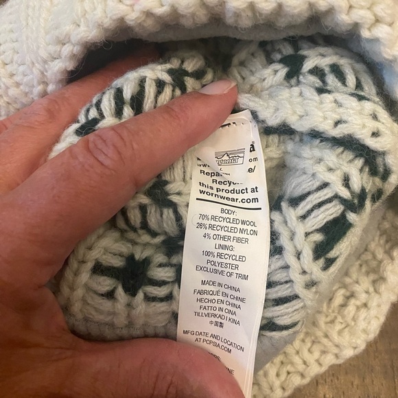 Patagonia Snowbelle Beanie - Picture 9 of 10